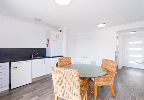 Adrift Apartments Yamba Buitenkant foto